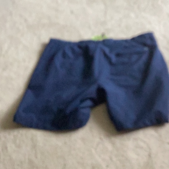 Blue cargo vineyard vines shorts - Picture 2 of 2